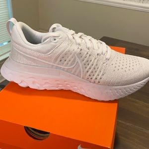 Size 8.5 Nike BRAND NEW